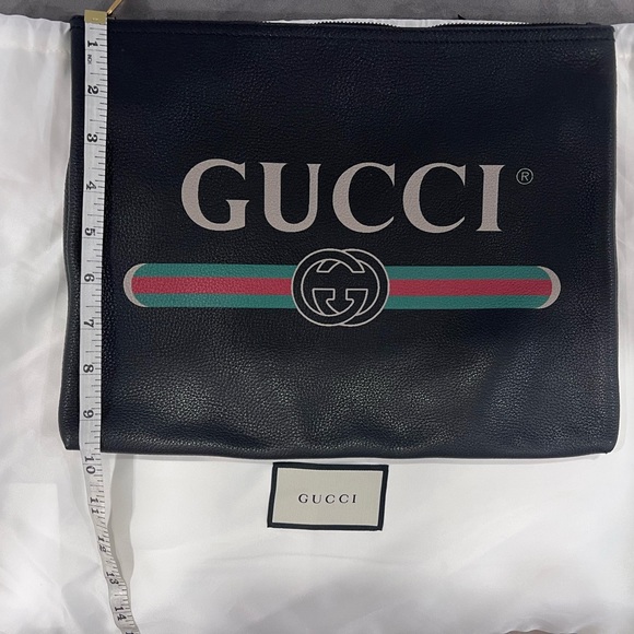 Authentic Gucci medium leather logo clutch - Picture 8 of 8